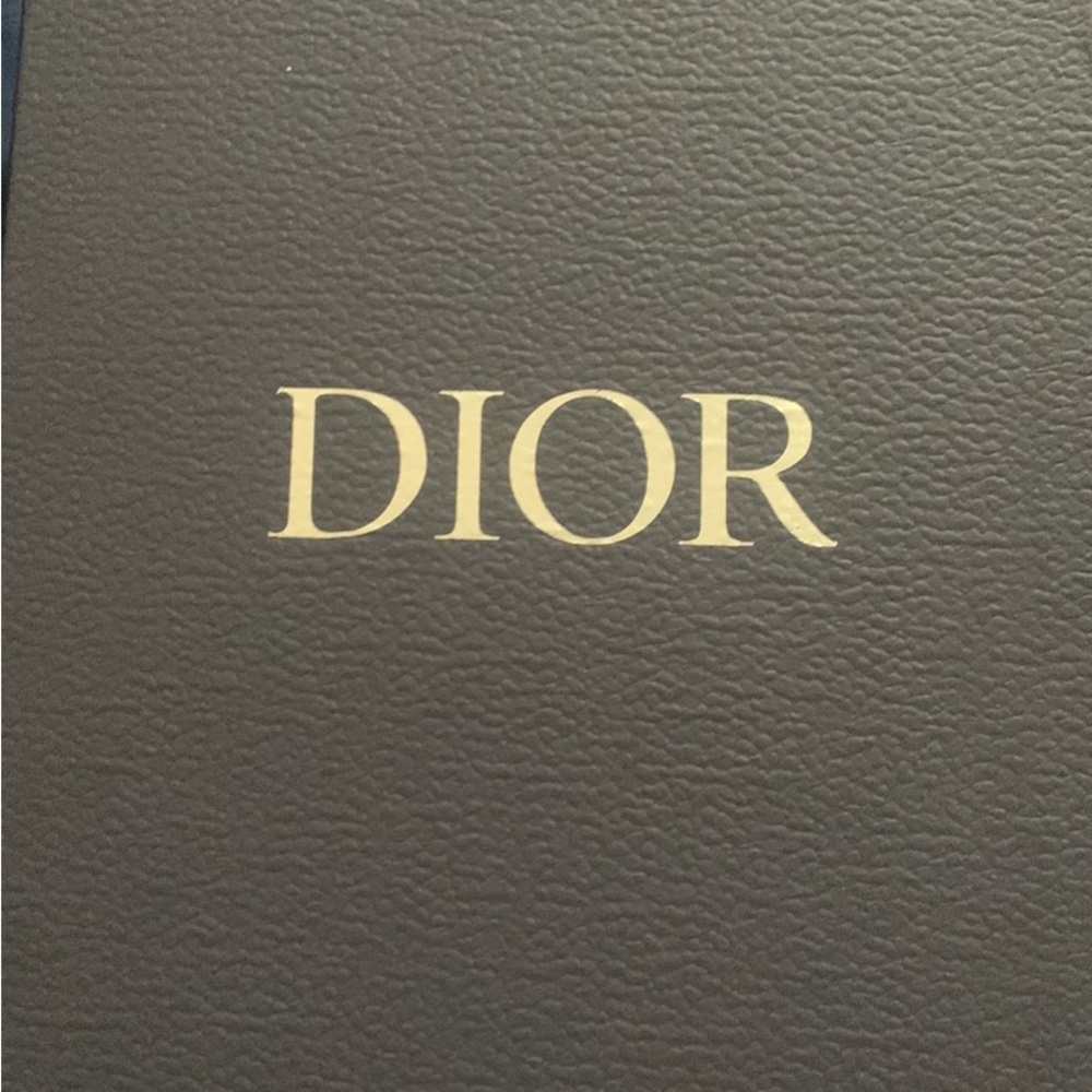 brand new b22 Christian Dior shoes. - Picture 5 of 6